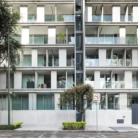 Uppermost 3Br, Gym, Roofgarden. Socrates
